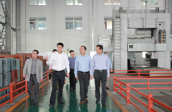 省工商聯黨組書記李劍飛蒞臨我公司考察